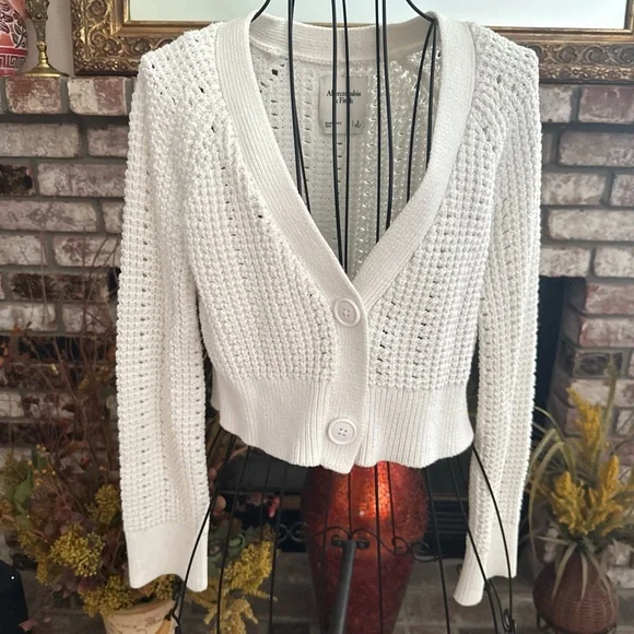 Abercrombie & FItch Women’s Small Pointelle Cropped Cardigan Button - Picture 2 of 6